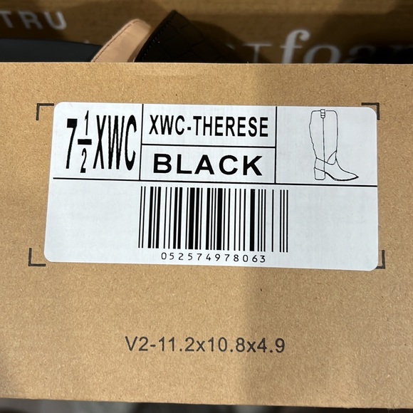 Journee Collection Therese Tru Comfort Foam™ Knee-High Wide-Calf Boots size 7.5. - Picture 5 of 5